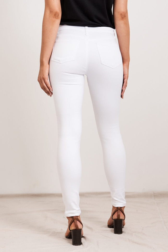 Brooklyn Mid Rise Jeans In White Denim - St Frock (Dev)