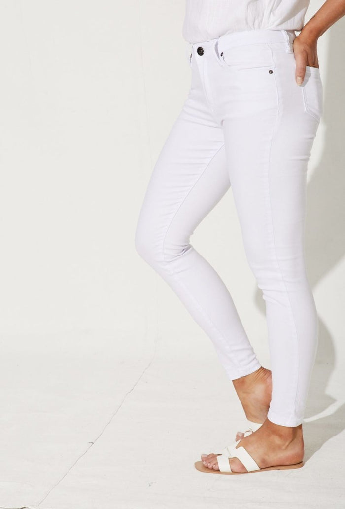 Brooklyn Mid Rise Jeans In White Denim - St Frock (Dev)