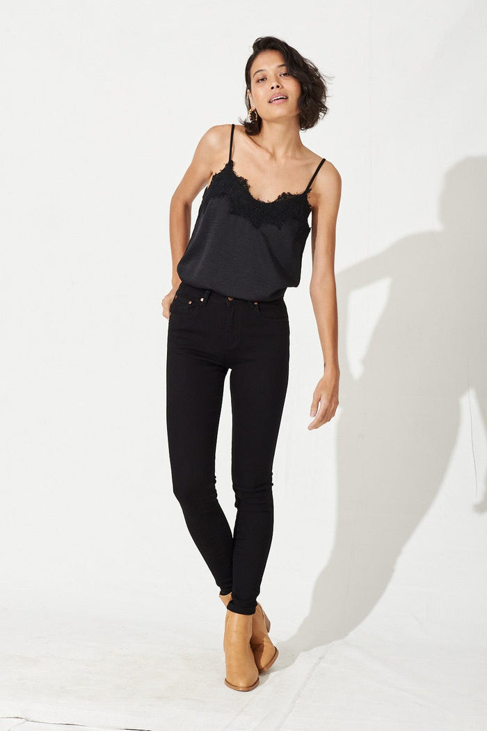 Anandale Skinny Jeans In Black Denim - St Frock (Dev)