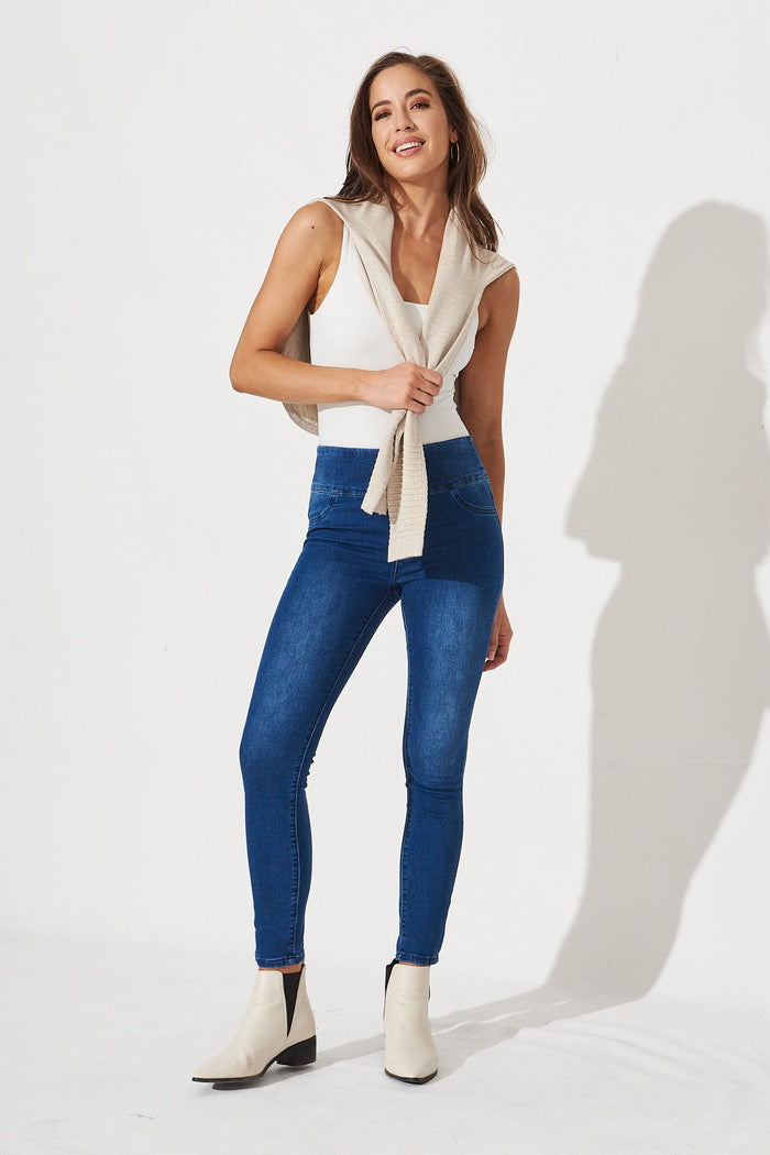 Avia Stretch Jeans In Mid Blue Wash Denim - St Frock (Dev)
