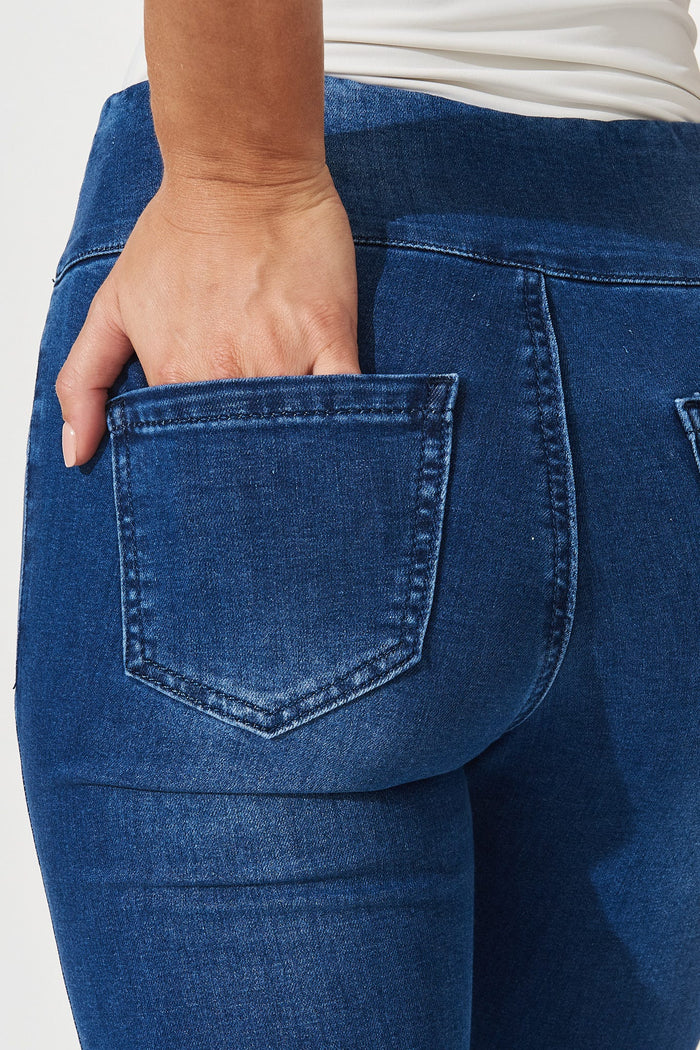 Avia Stretch Jeans In Mid Blue Wash Denim - St Frock (Dev)
