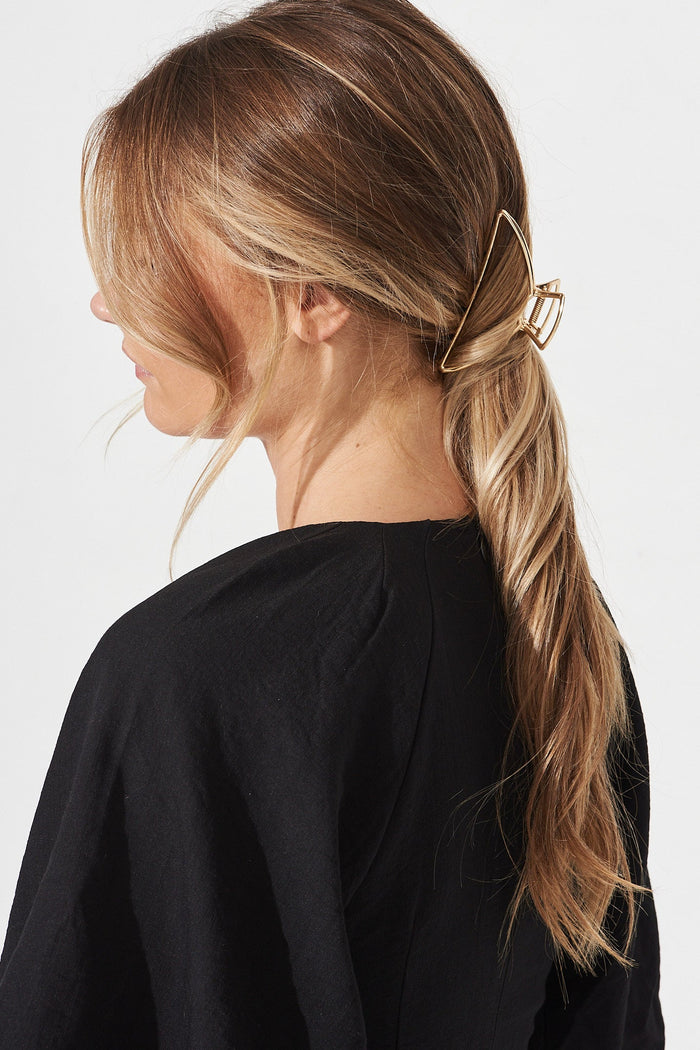 August + Delilah Beth Hair Claw In Gold