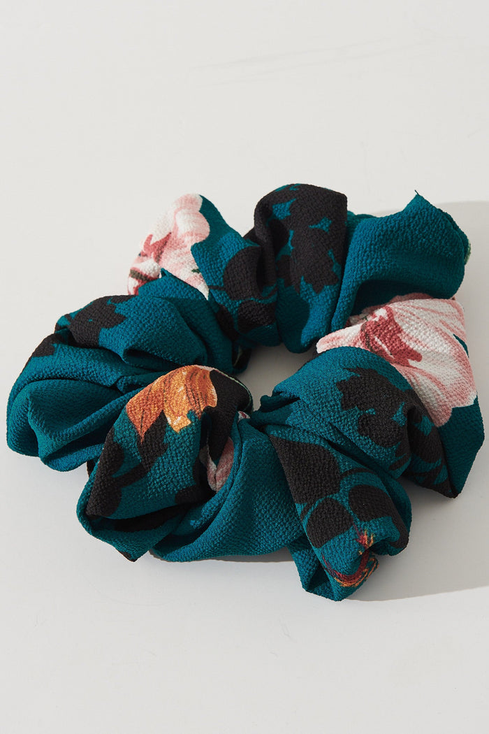 August + Delilah Nadya Scrunchie in Green Floral - Full Length