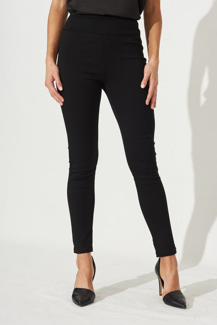 Classica Pants In Black - St Frock (Dev)