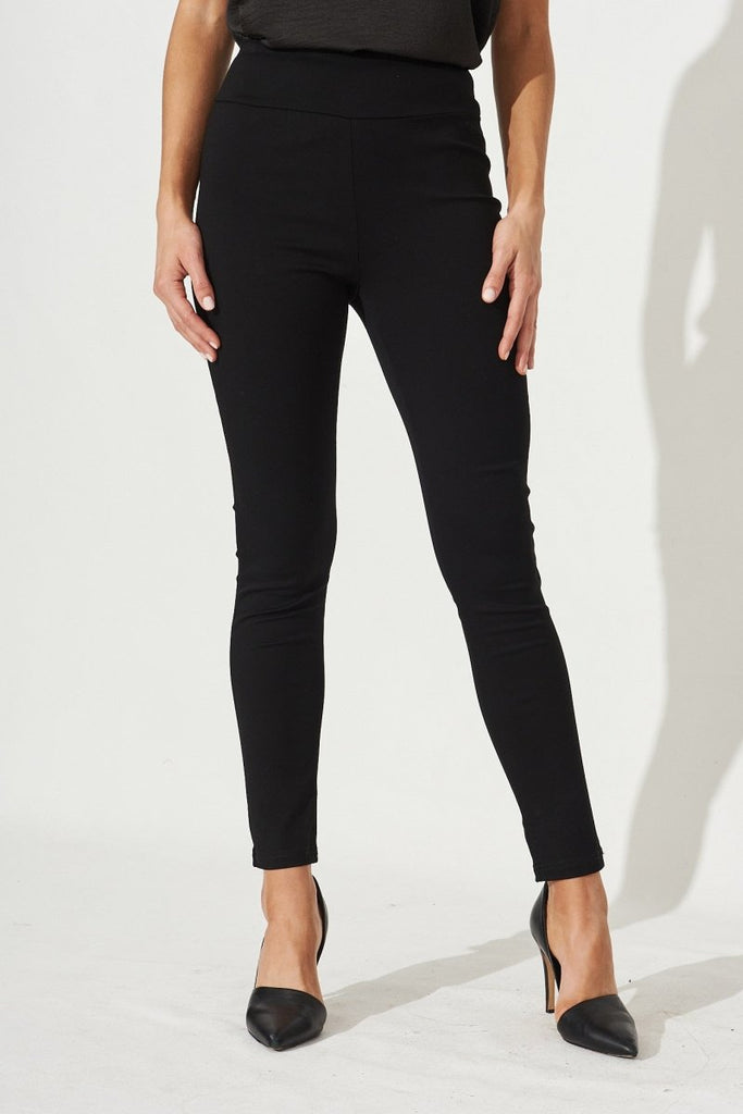 Classica Pants In Black - St Frock (Dev)