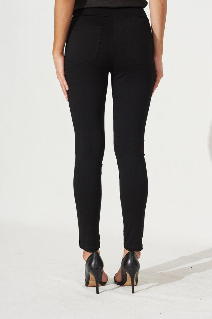 Classica Pants In Black - St Frock (Dev)