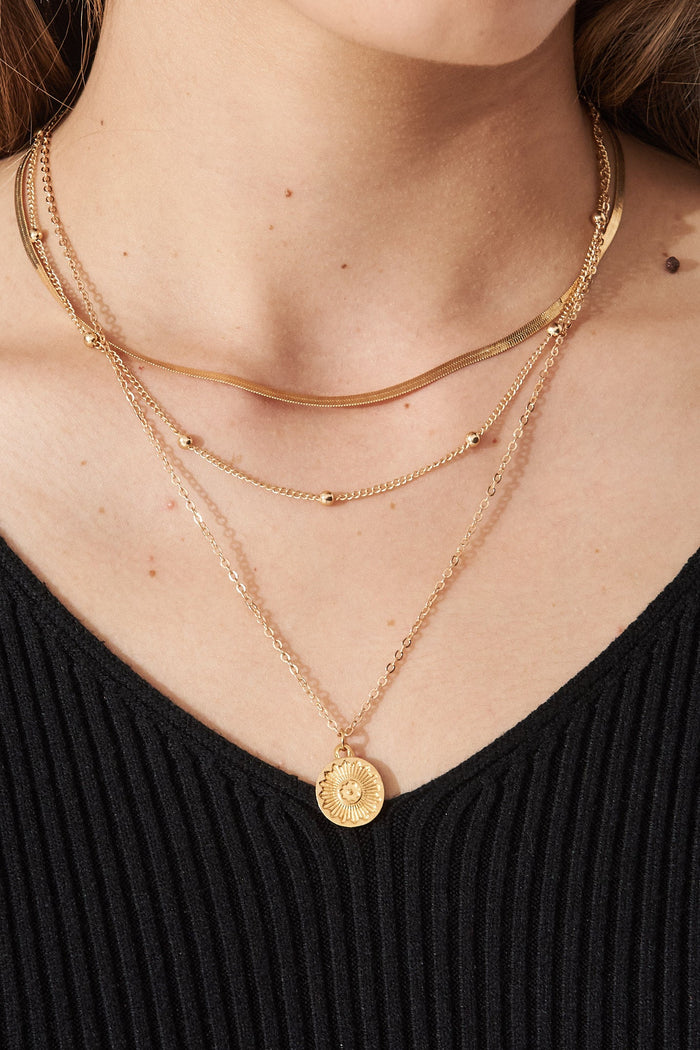 August + Delilah Nisca Layered Necklace in Gold - Detail