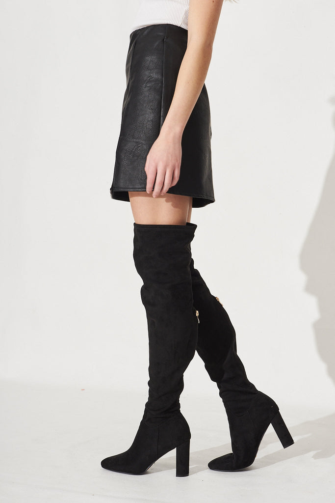 Aria Mini Skirt In Black Leatherette - Side