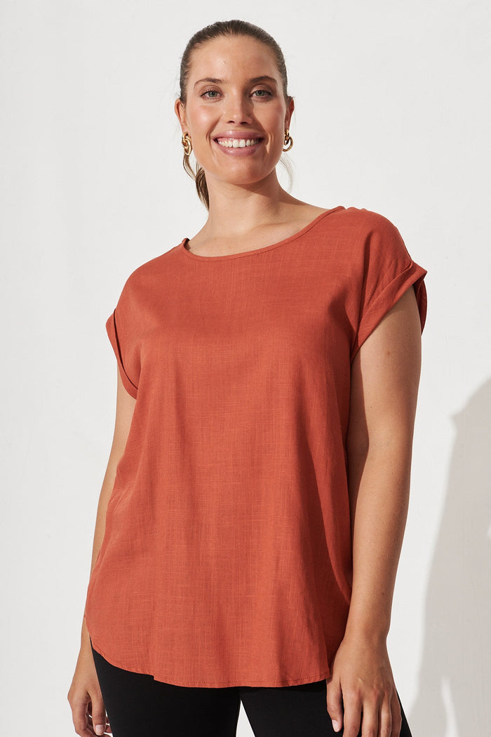 Rejina Top In Rust Linen Blend - Front