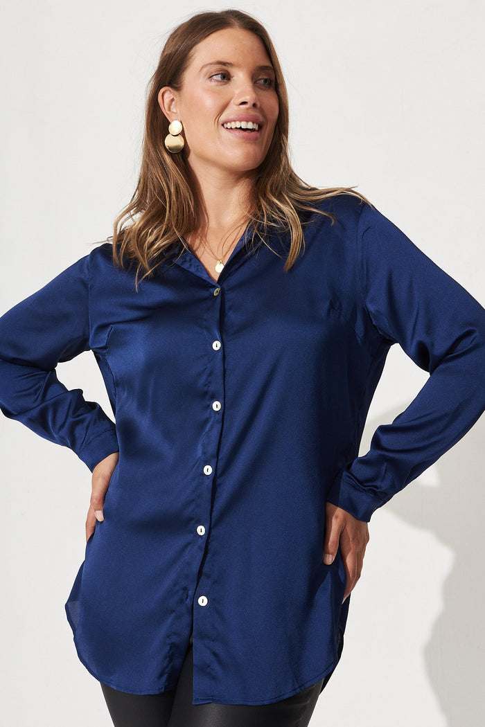 Dash Shirt In Navy Satin - Front
