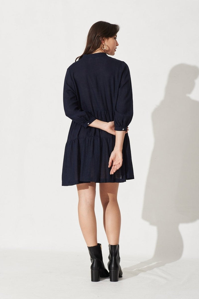 Caracelle Smock Dress In Navy Linen Blend - St Frock (Dev)
