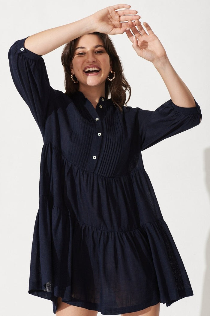 Caracelle Smock Dress In Navy Linen Blend - St Frock (Dev)