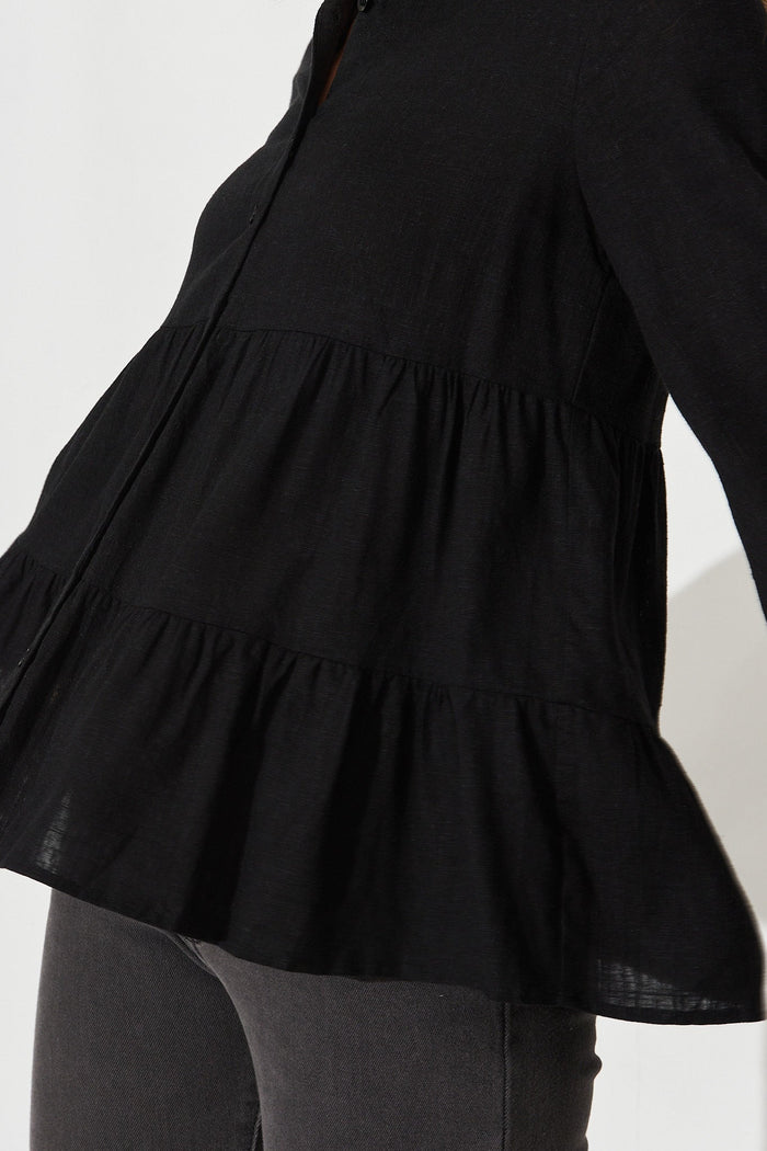 Agnes Shirt In Black - Detail