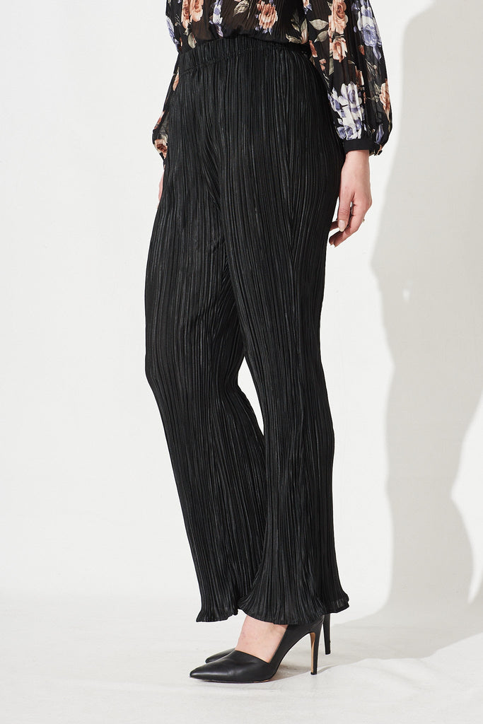Harmony Pants In Black Plisse - Side