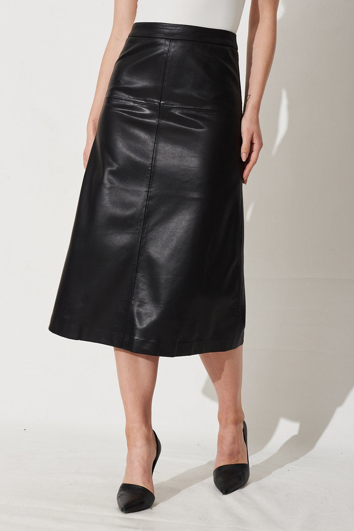 Frenchy Midi Skirt In Black Leatherette - Front