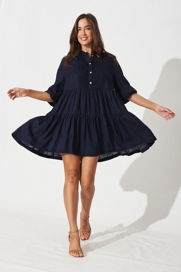 Caracelle Smock Dress In Navy Linen Blend - St Frock (Dev)