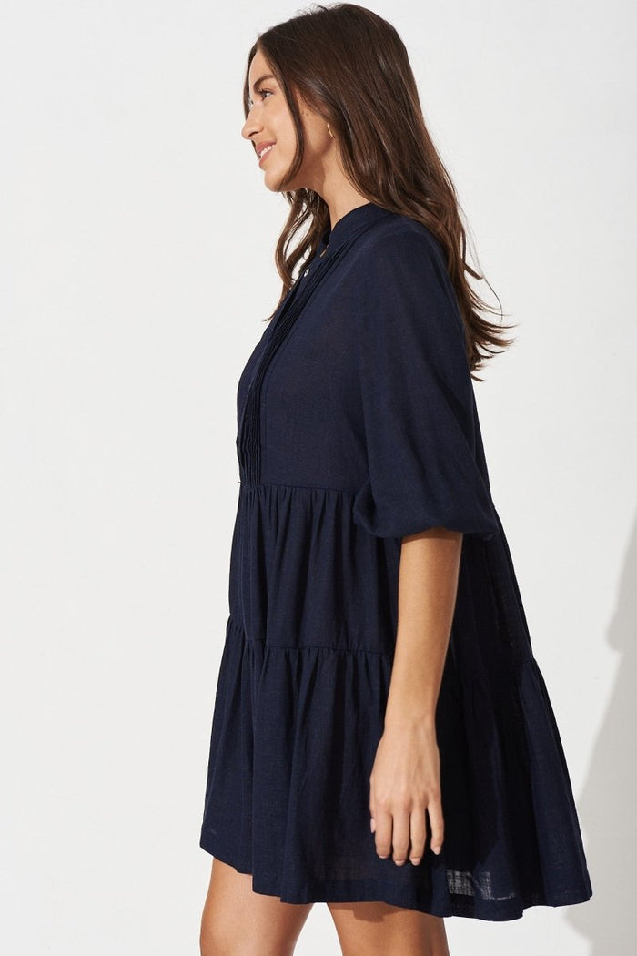 Caracelle Smock Dress In Navy Linen Blend - St Frock (Dev)