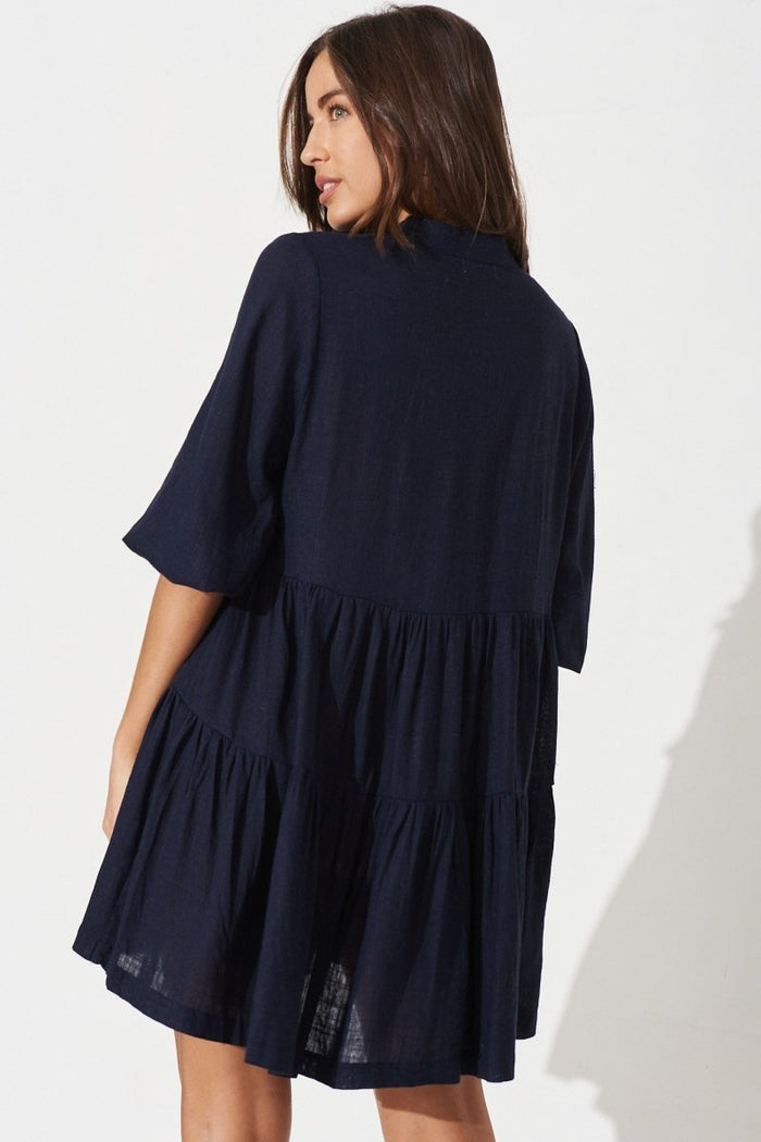 Caracelle Smock Dress In Navy Linen Blend - St Frock (Dev)