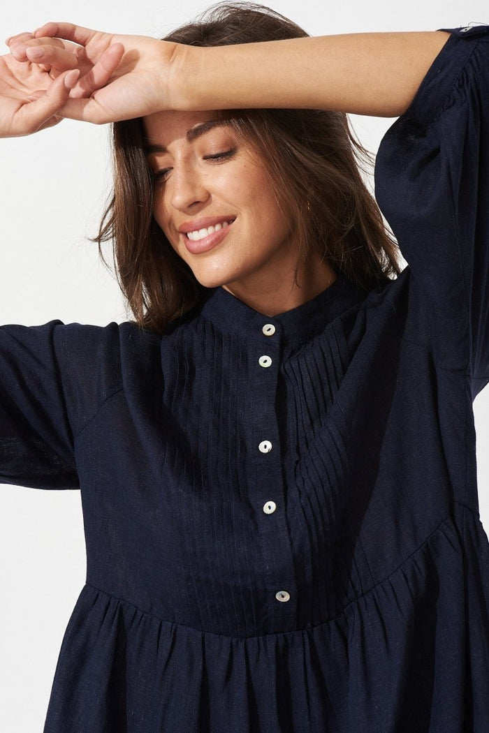 Caracelle Smock Dress In Navy Linen Blend - St Frock (Dev)