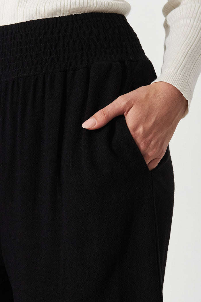Teselar Pants in Black Linen Blend - Detail