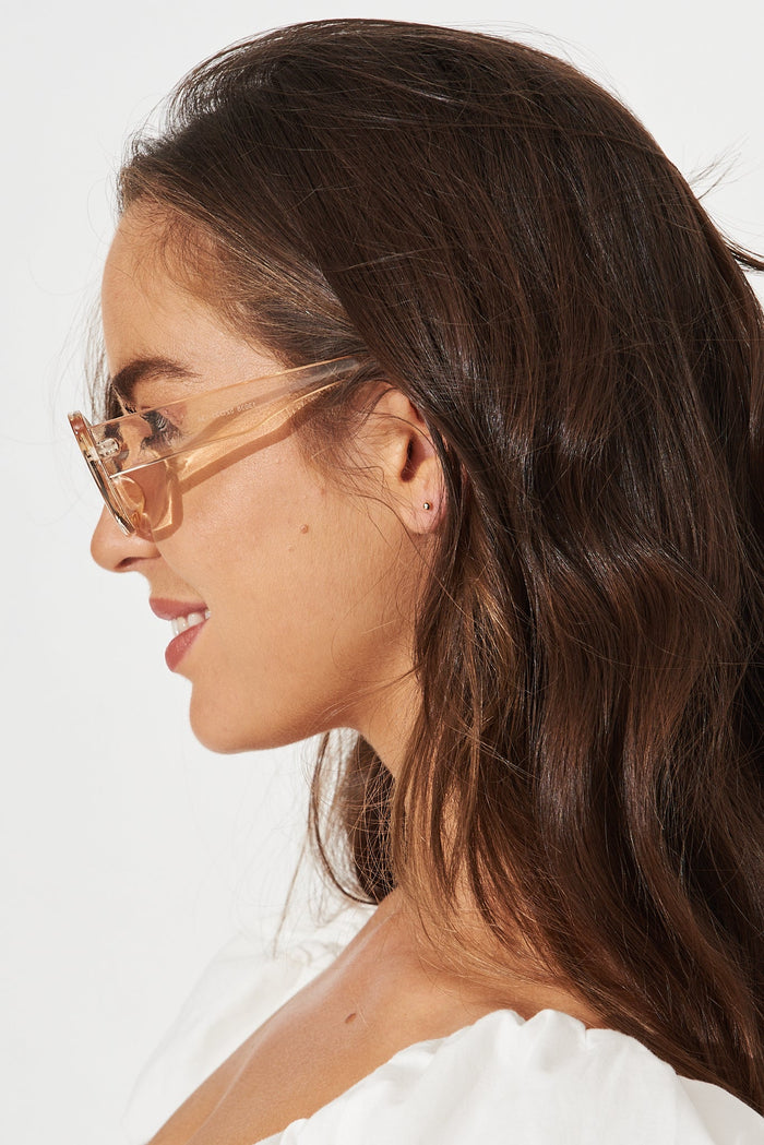 August + Delilah Gianni Sunglasses In Beige - St Frock (Dev)