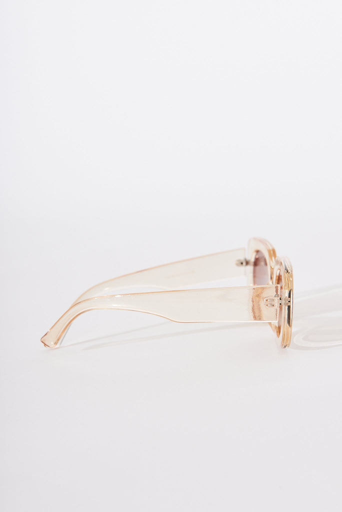 August + Delilah Gianni Sunglasses In Beige - St Frock (Dev)
