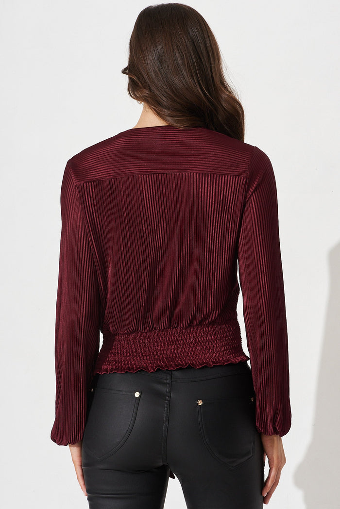Minny Top In Burgundy Plisse - back