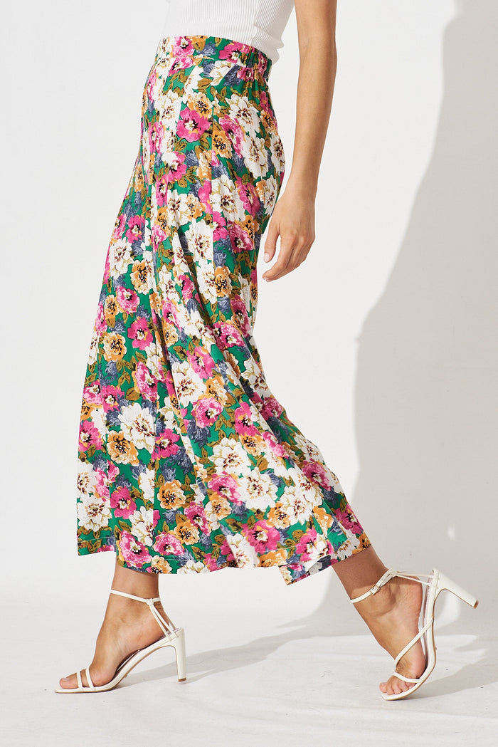 Effenty Pants in Green with Beige Floral - side