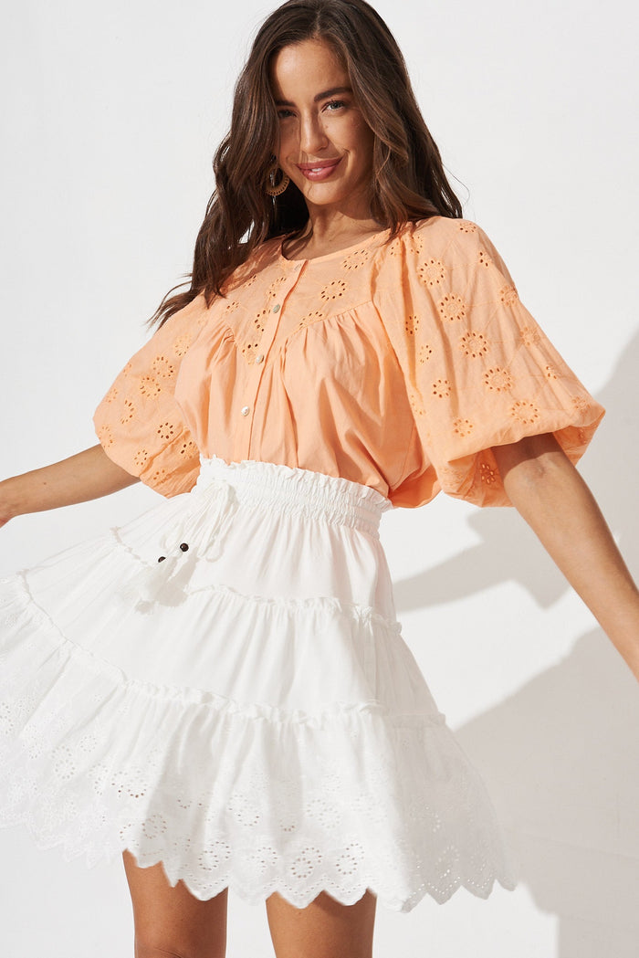 Hillie Skirt In White Broderie - front