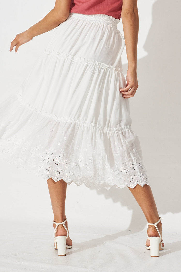 Hidie Midi Skirt In White Lace - back