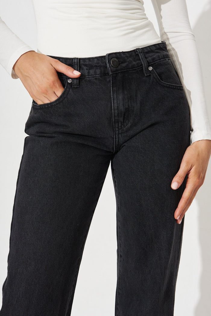 Sandie Mum Jeans in Dark Grey - detail