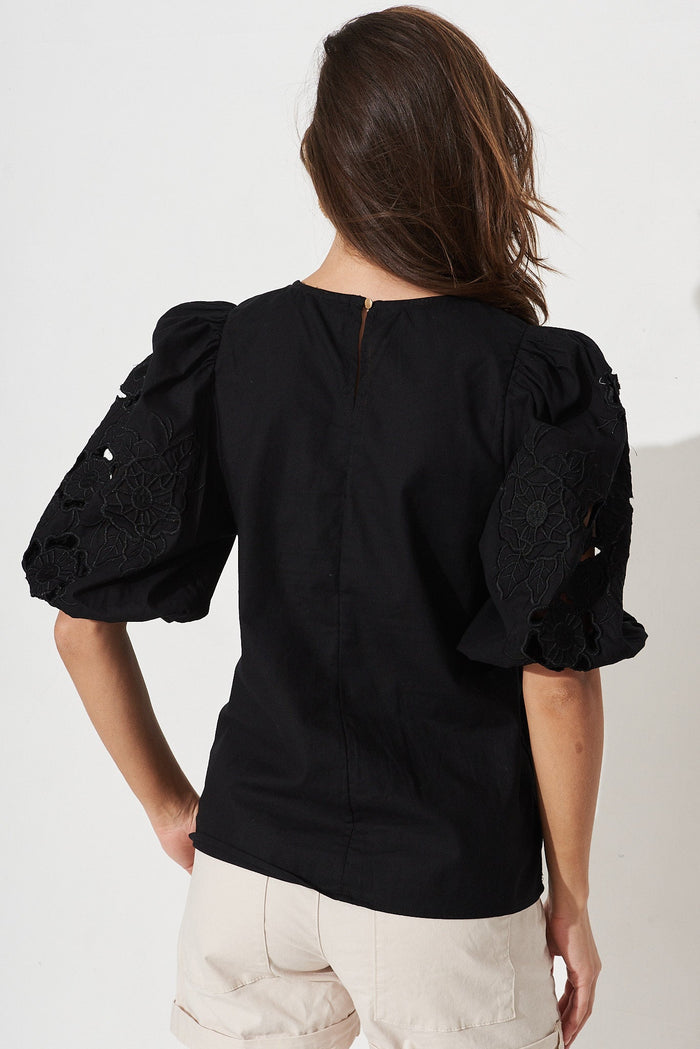 Keina Top In Black Linen Blend - back