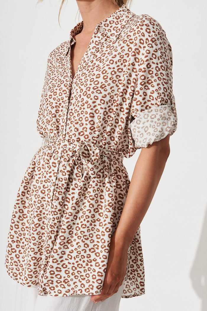 Norellie Dress In White With Leopard Print - detail