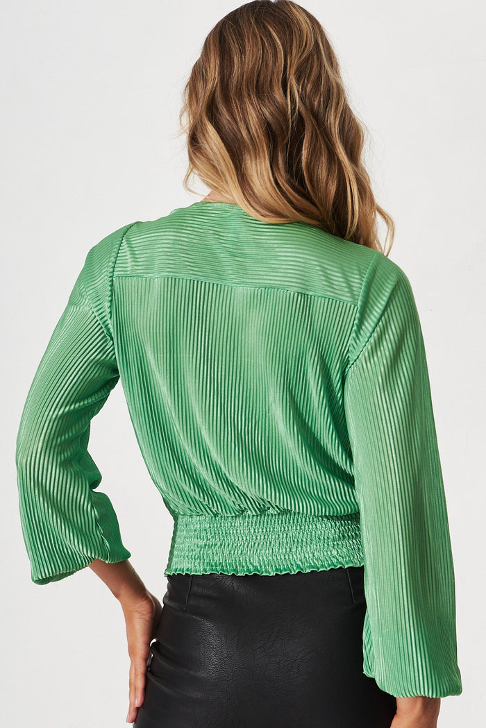 Minny Top In Light Green Plisse - back