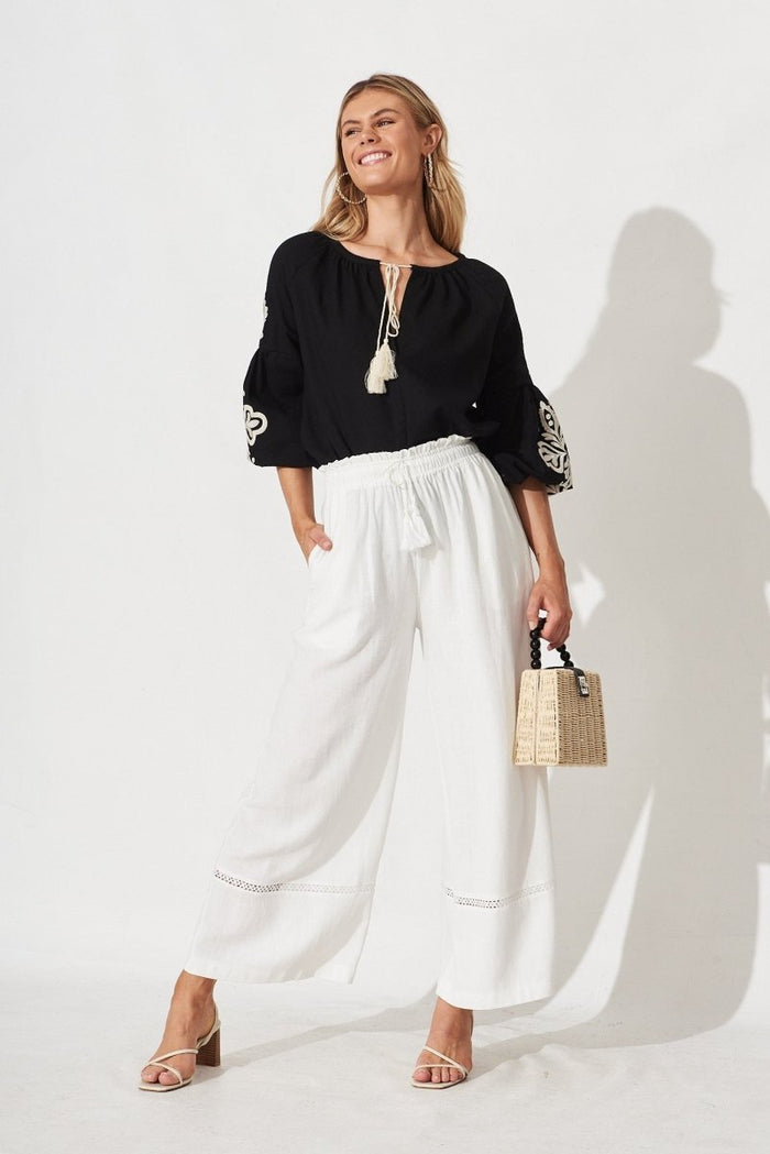 Caleya Top In Black - St Frock (Dev)