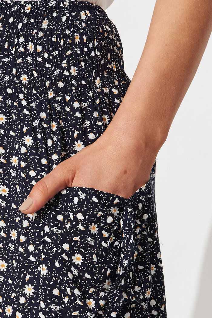 Gabby Lounge Pants In Navy With Ditsy Floral - detail