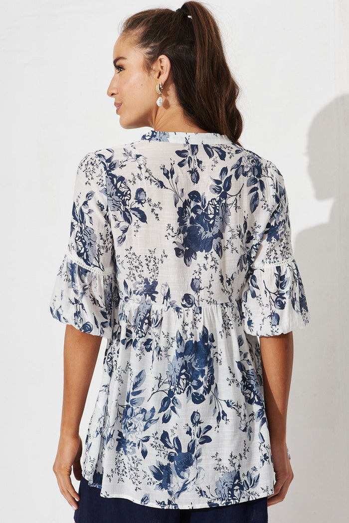 Ommina Top In White With Navy Floral - back