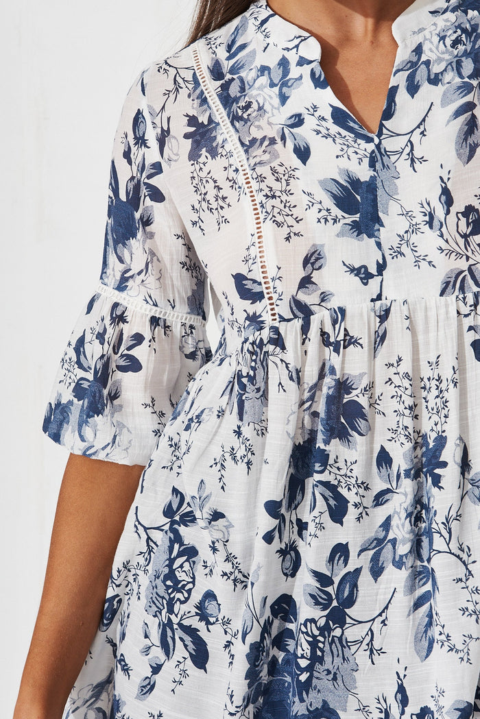 Ommina Top In White With Navy Floral - detail
