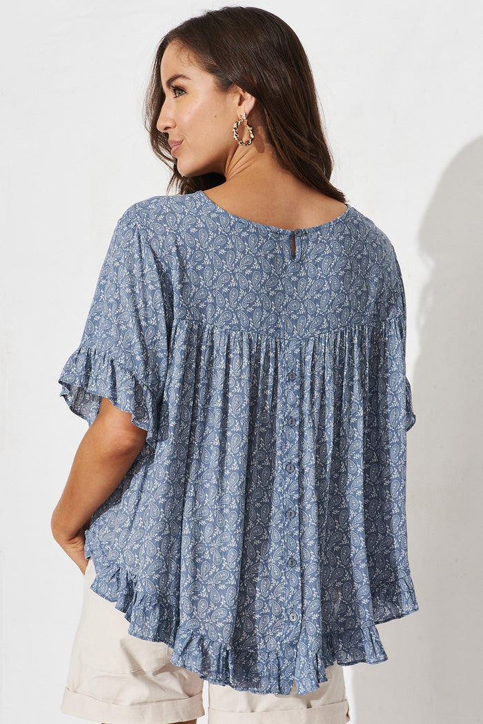 Gilly Top In Blue In White Print - back