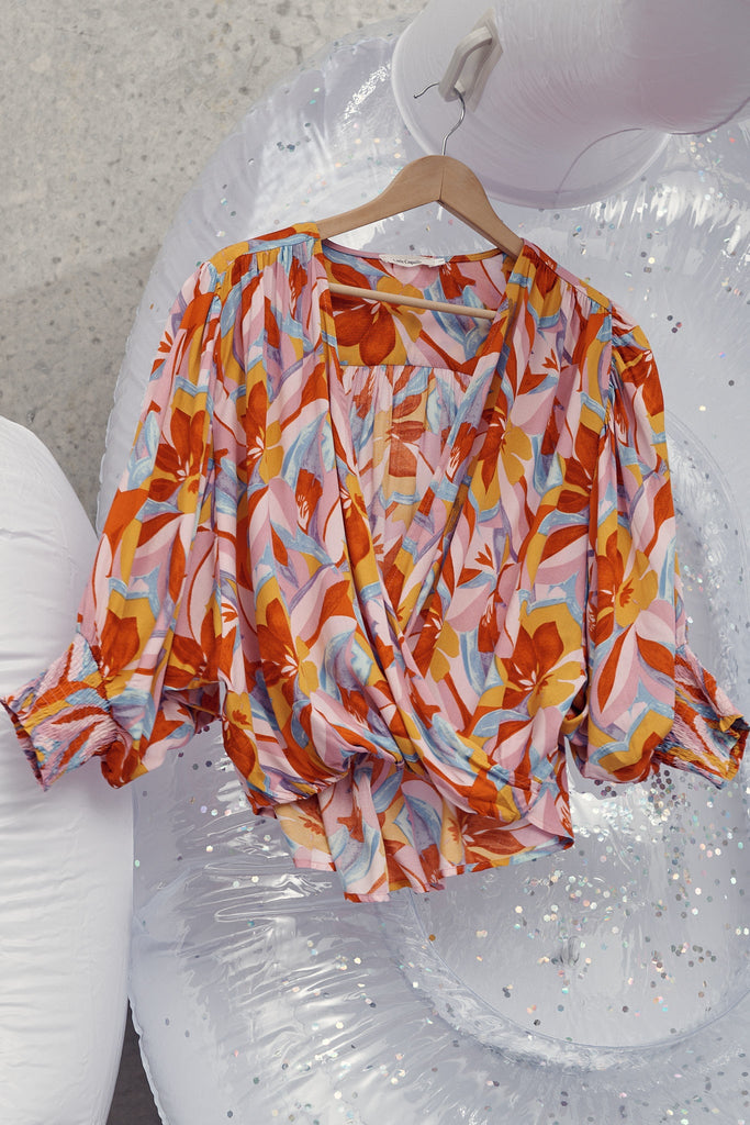 Soleen Top In Multi Pink Geometric