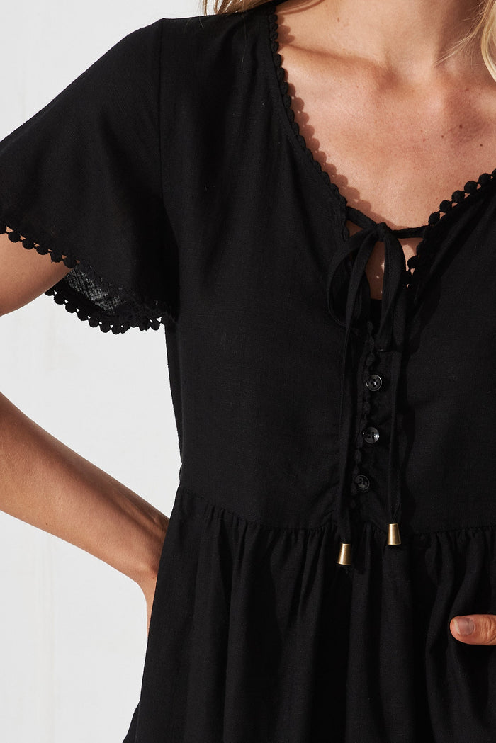 Kaya Top In Black Linen Blend - detail