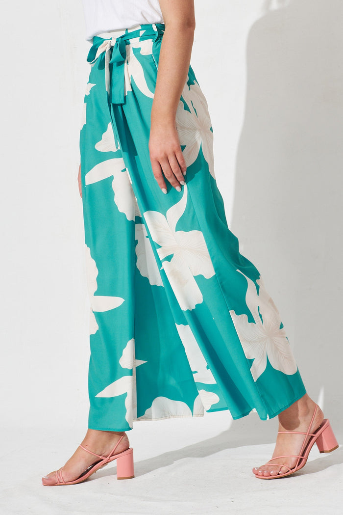 High Hopes Pants In Turquoise With White Floral - side