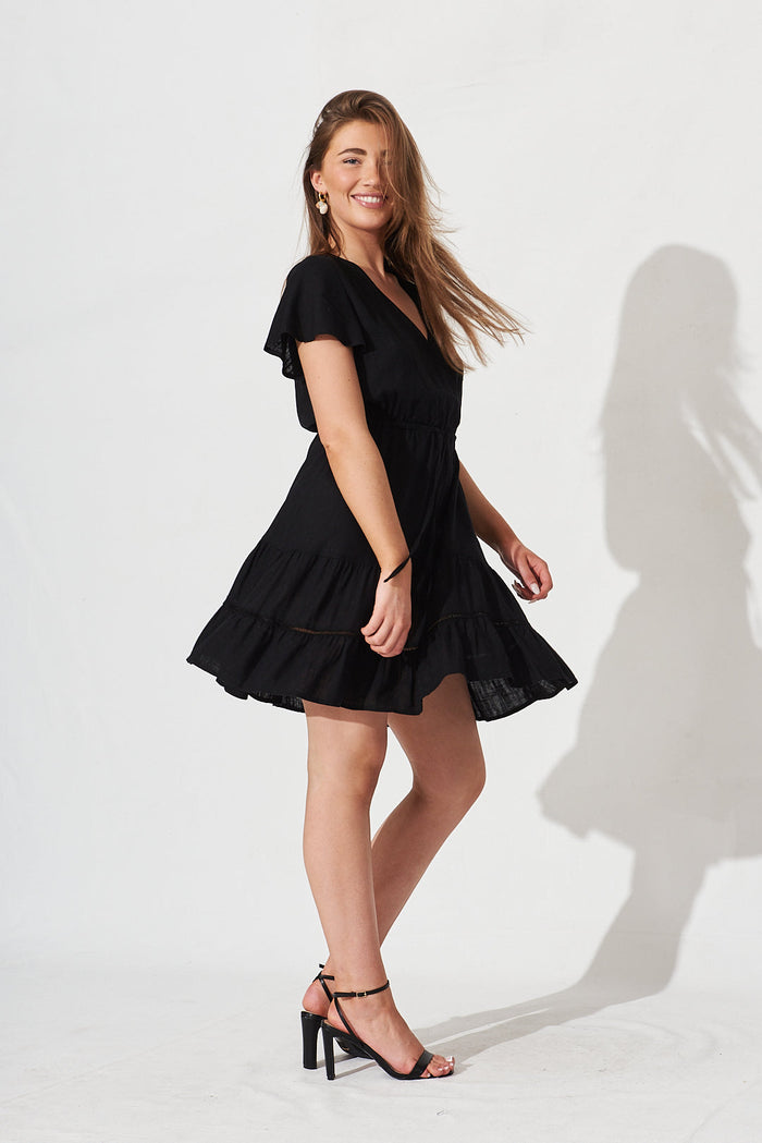 Kessia Dress In Black Linen Blend - side
