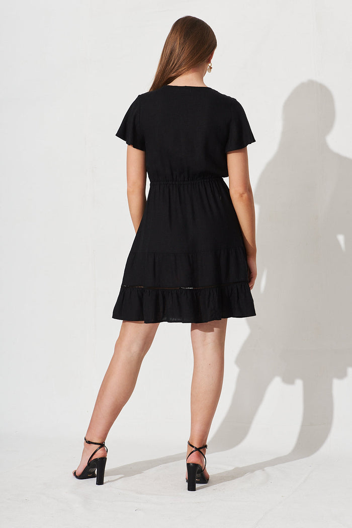 Kessia Dress In Black Linen Blend - back