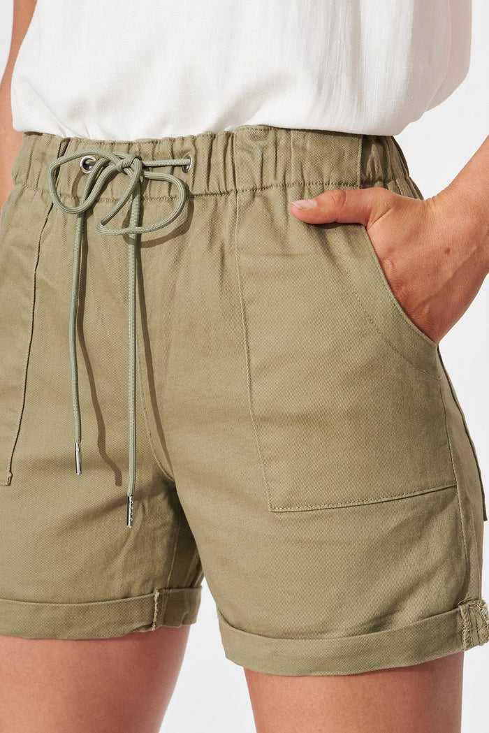 Angela Shorts In Khaki - detail