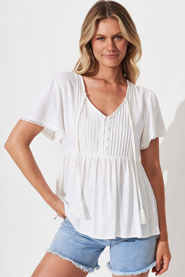 Evelyna Smock Top In White Linen Blend - front