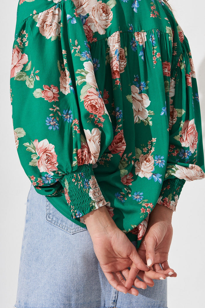 Soleen Top In Green With Beige Floral - detail