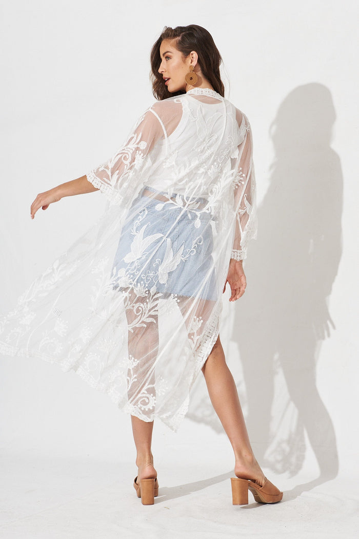 Anise Maxi Lace Cape In White Broderie - St Frock (Dev)