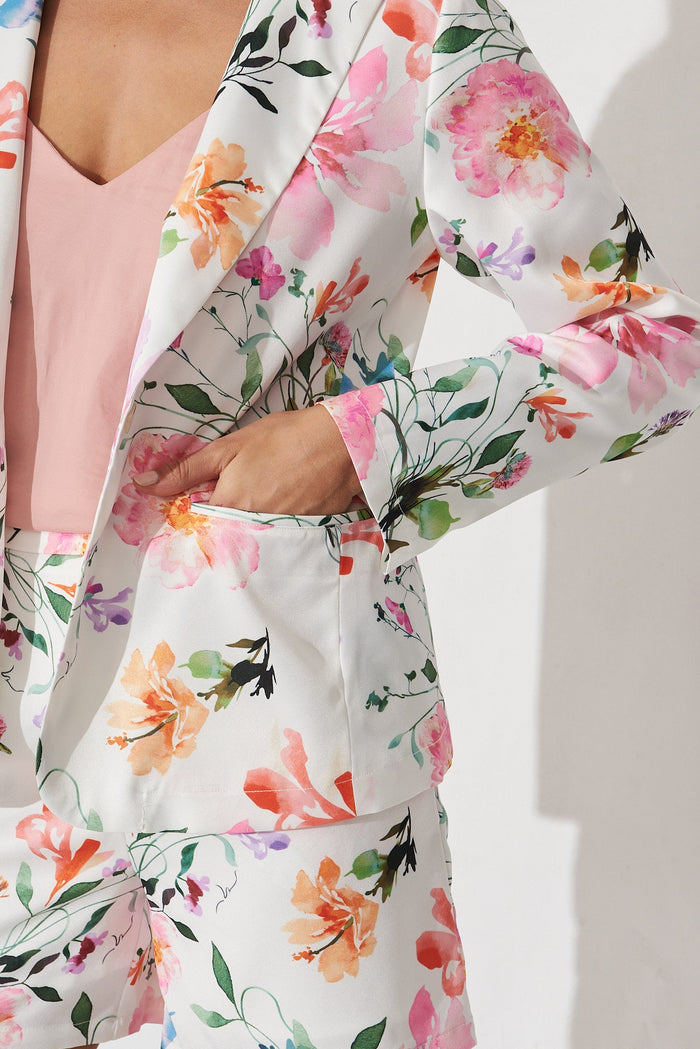 Alita Blazer In White With Multi Floral - detail