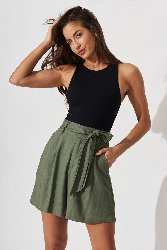Unhooked Shorts In Khaki Linen Blend - front